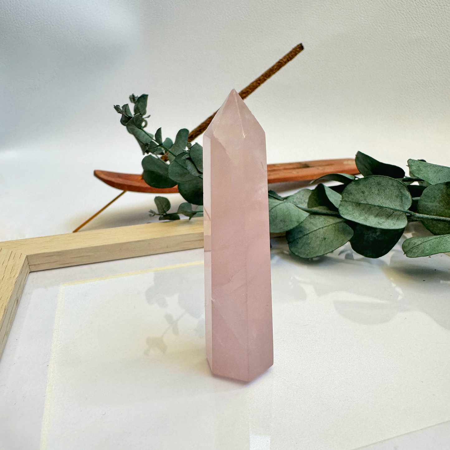 OBELISCO DE CUARZO ROSA