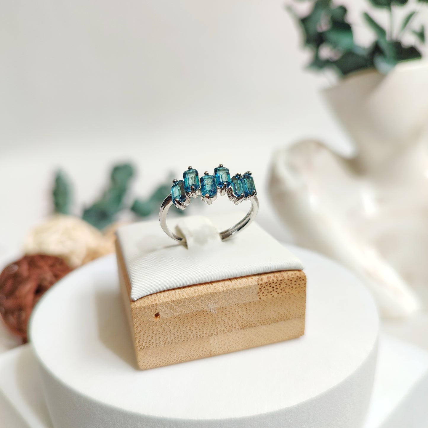 ANILLO DE TOPACIO AZUL